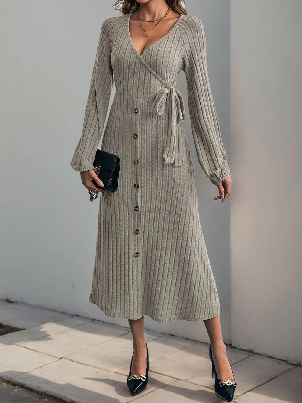 R3CEIVED, v-neck button knitted dress - R3ceived