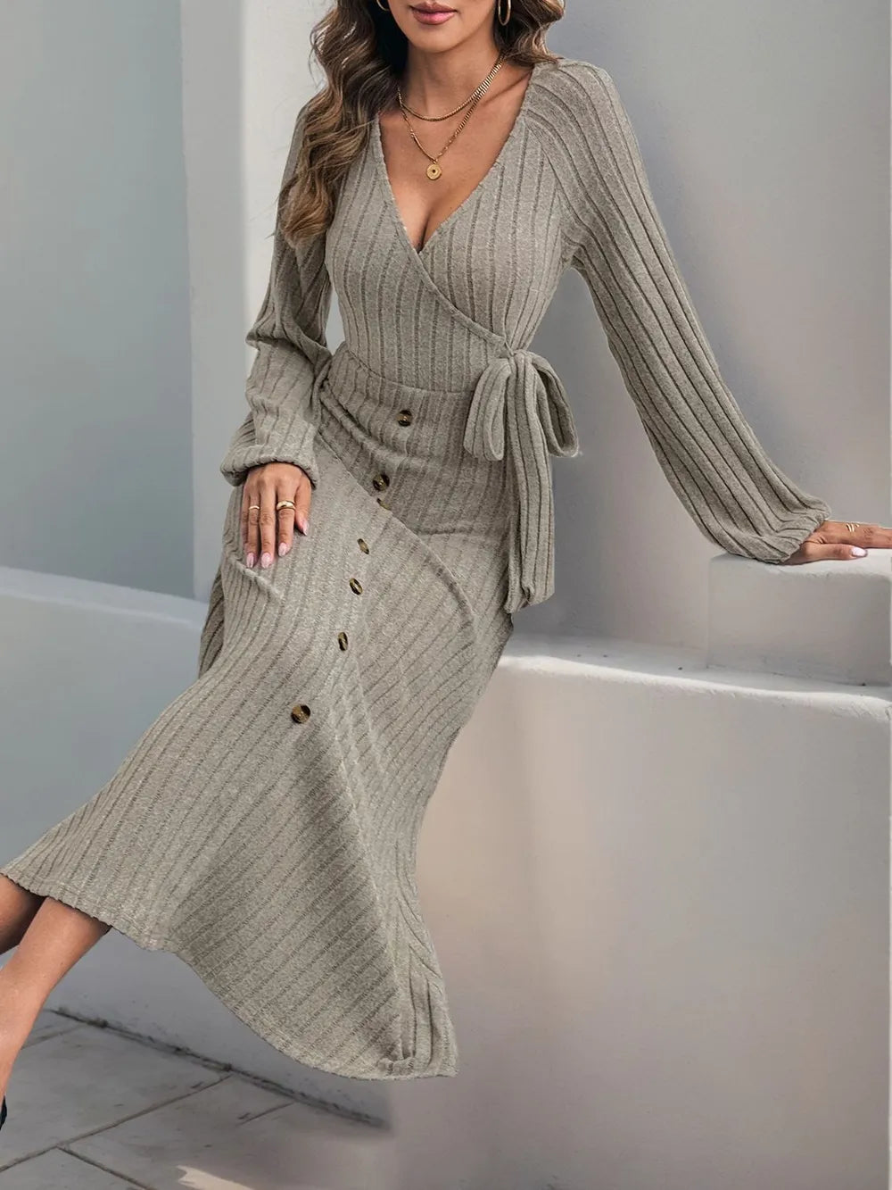 R3CEIVED, v-neck button knitted dress - R3ceived