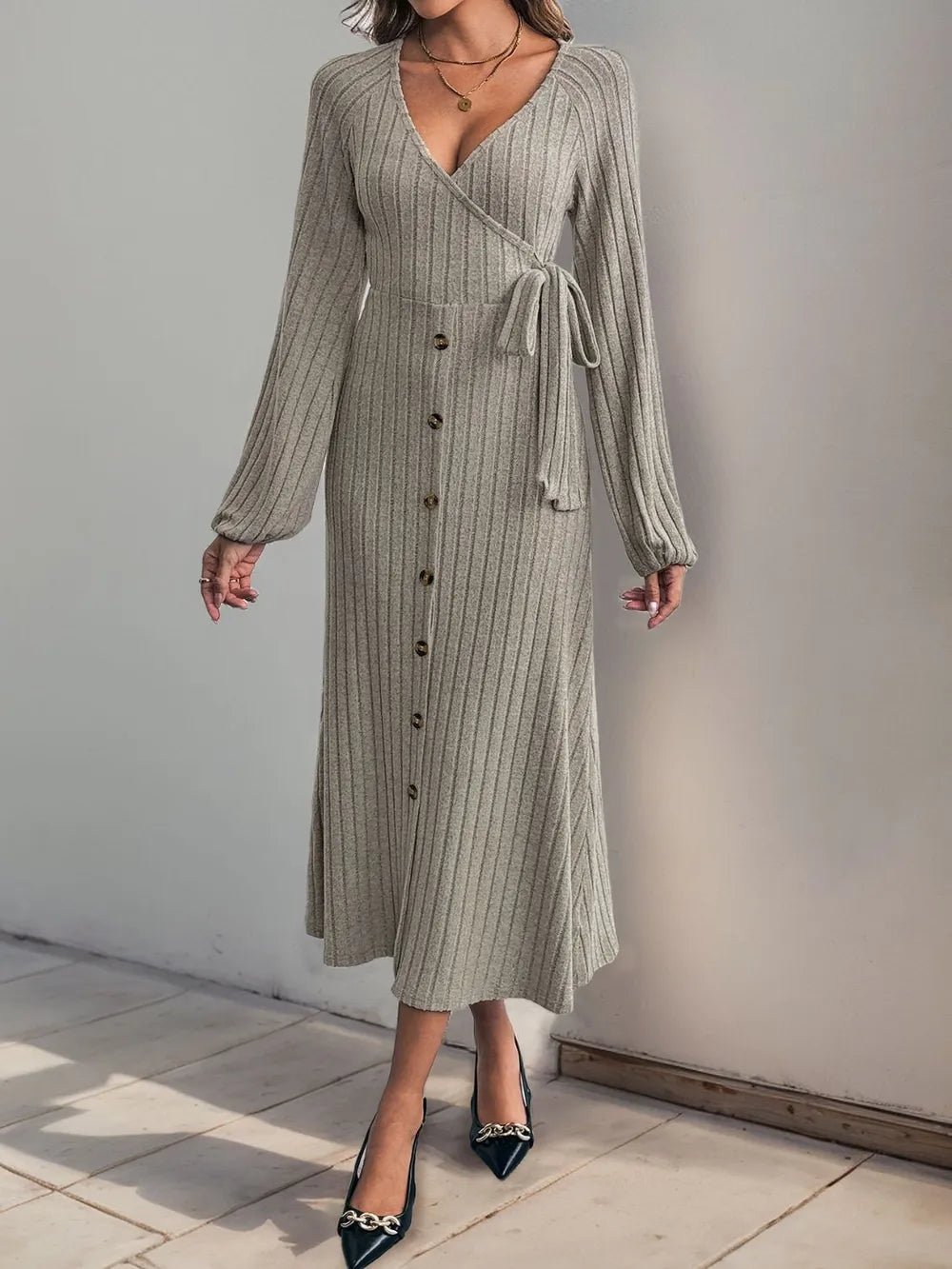 R3CEIVED, v-neck button knitted dress - R3ceived