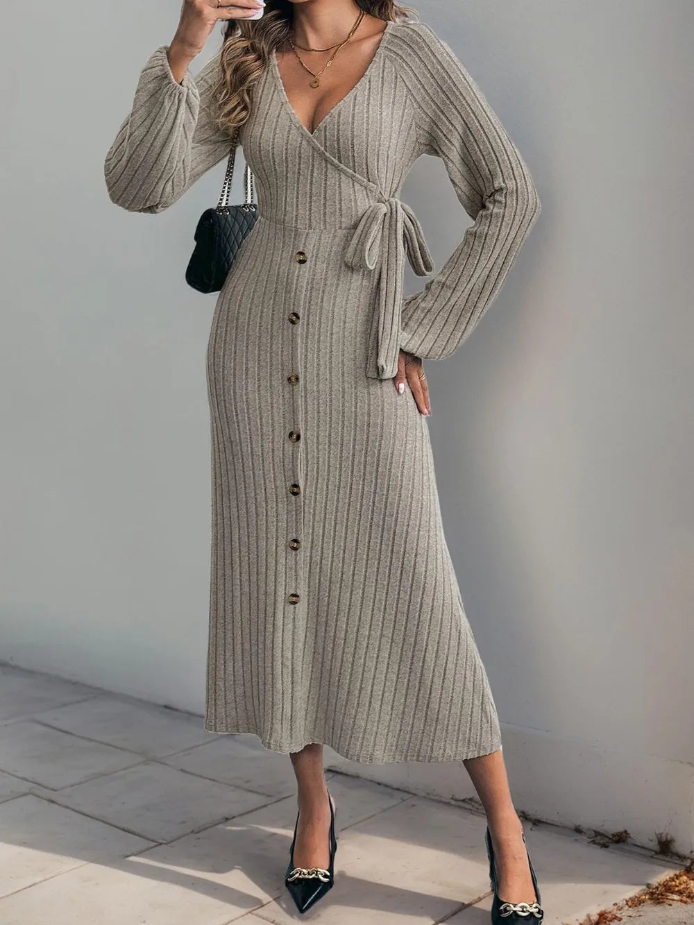 R3CEIVED, v-neck button knitted dress - R3ceived