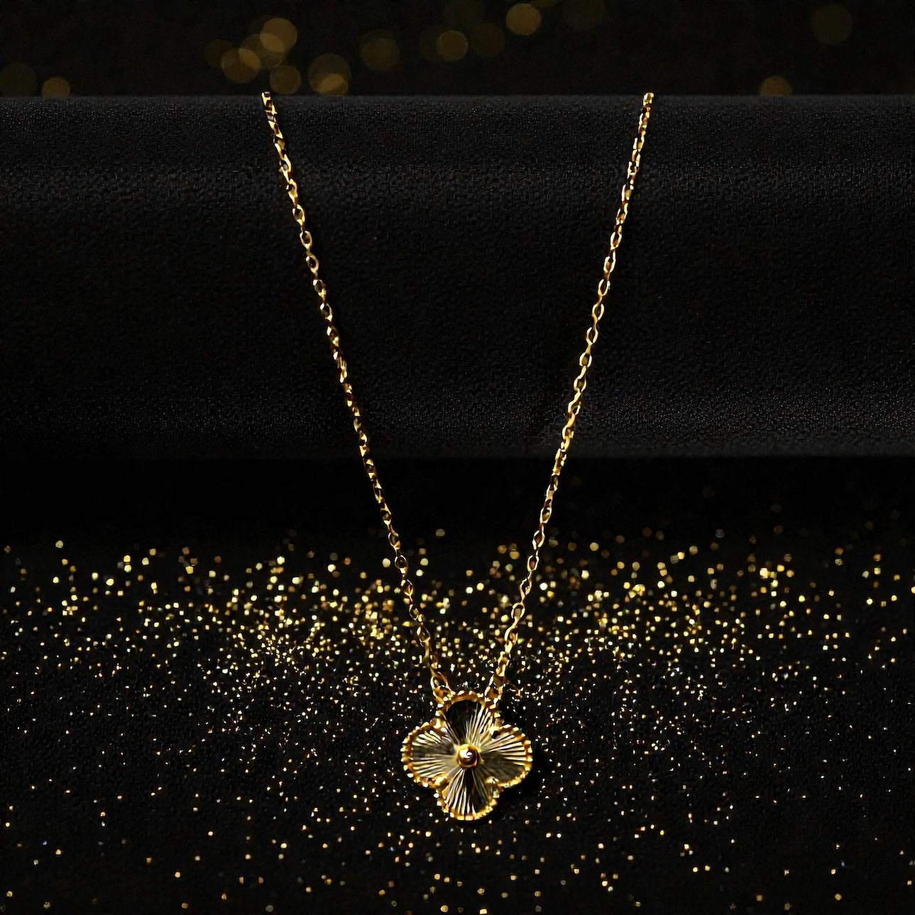 R3CEIVED Golden Clover Necklace – 18K Gold Plated (13mm Laser Edition)