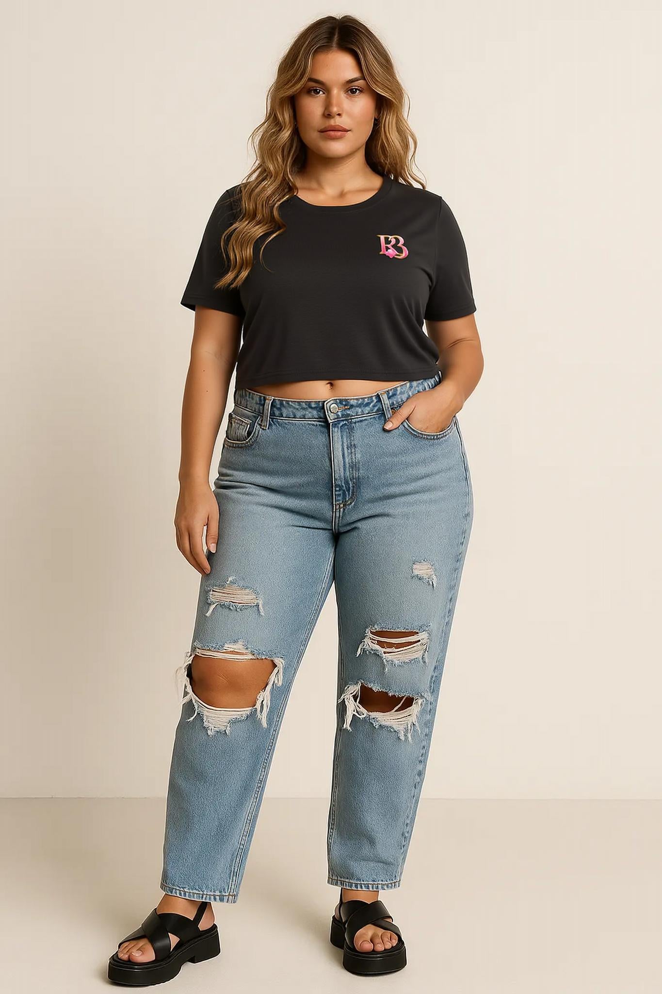 Ladies Minimal Essential – Fashion Members Club Cropped Tee | R3CEIVED