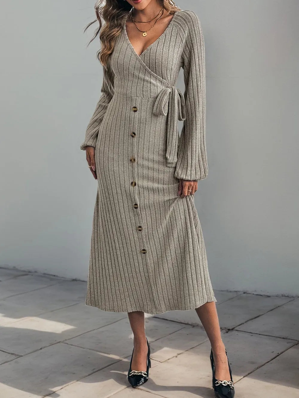 R3CEIVED, v-neck button knitted dress - R3ceived