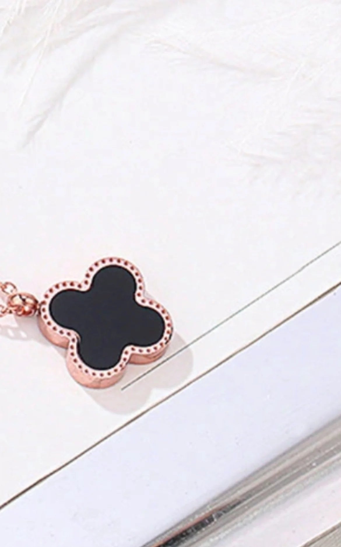 R3CEIVED lucky Clover Necklace – Red Edition