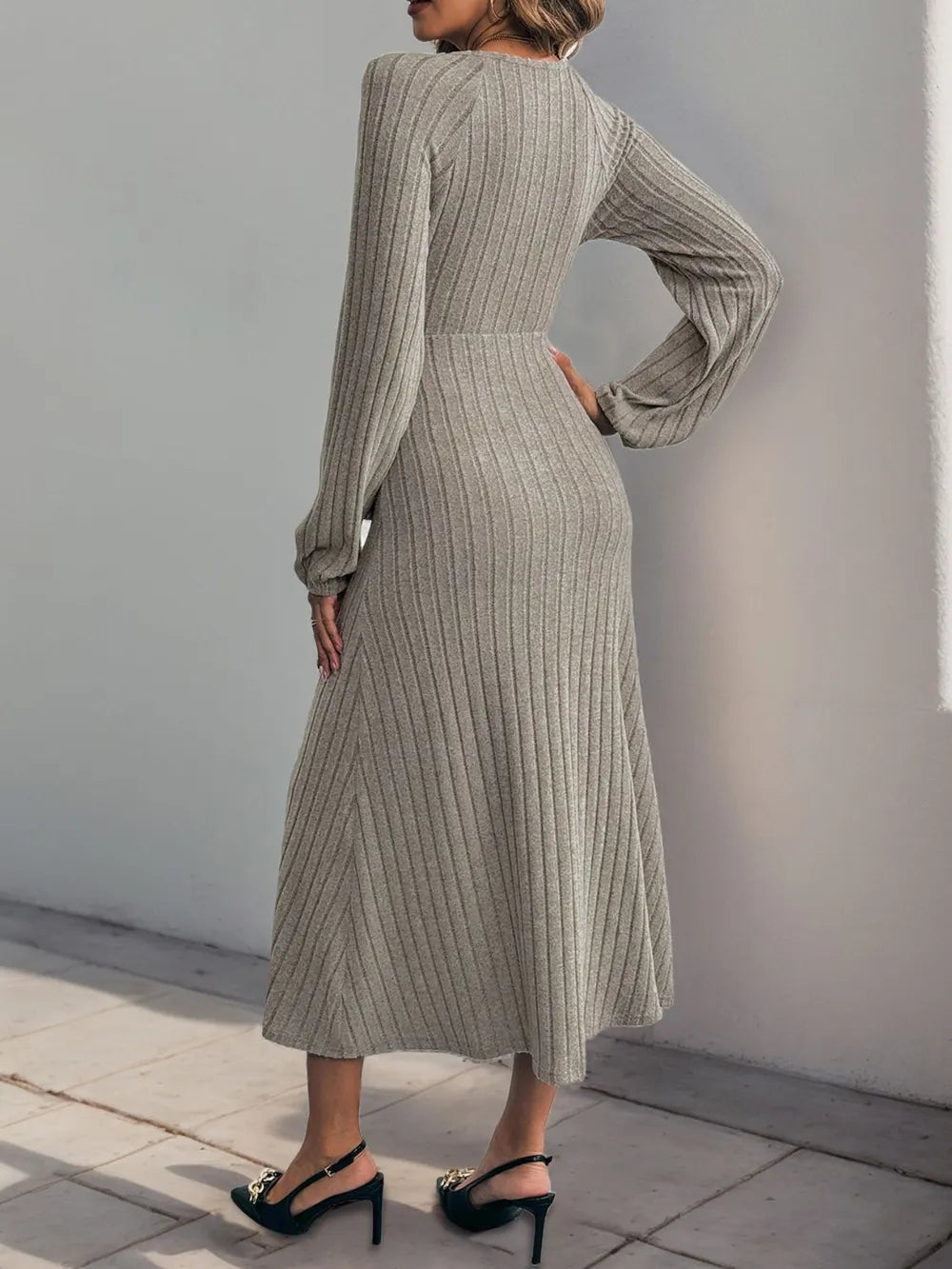 R3CEIVED, v-neck button knitted dress - R3ceived