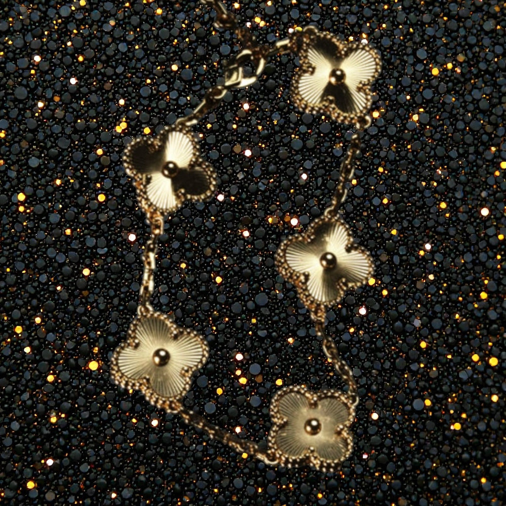 R3CEIVED lucky Clover Bracelet – Gold Edition