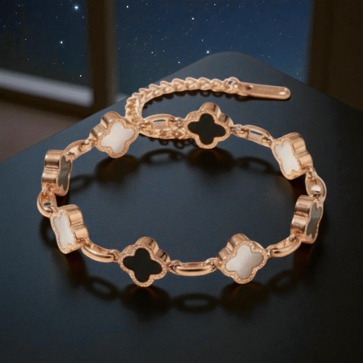 R3CEIVED — 18K Gold Plated Clover at night Bracelet