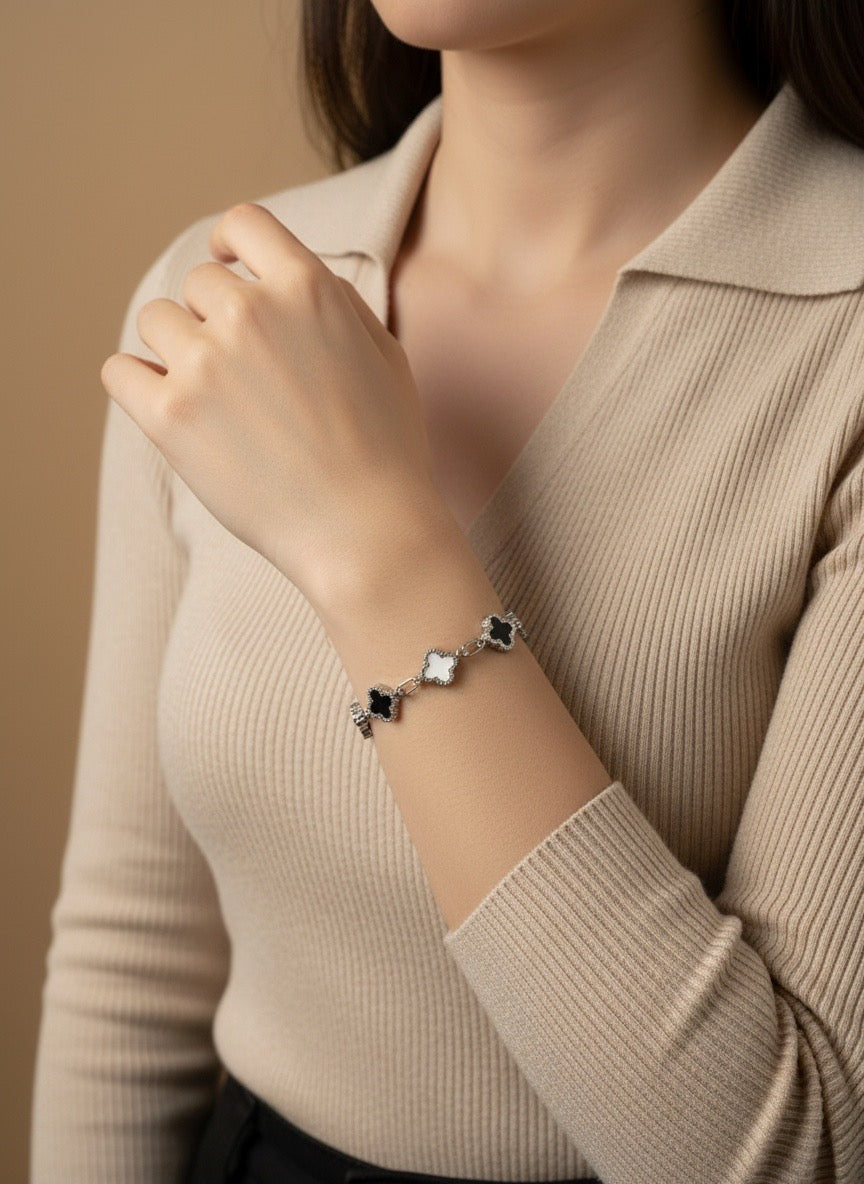 R3CEIVED — Silver Clover at night Bracelet