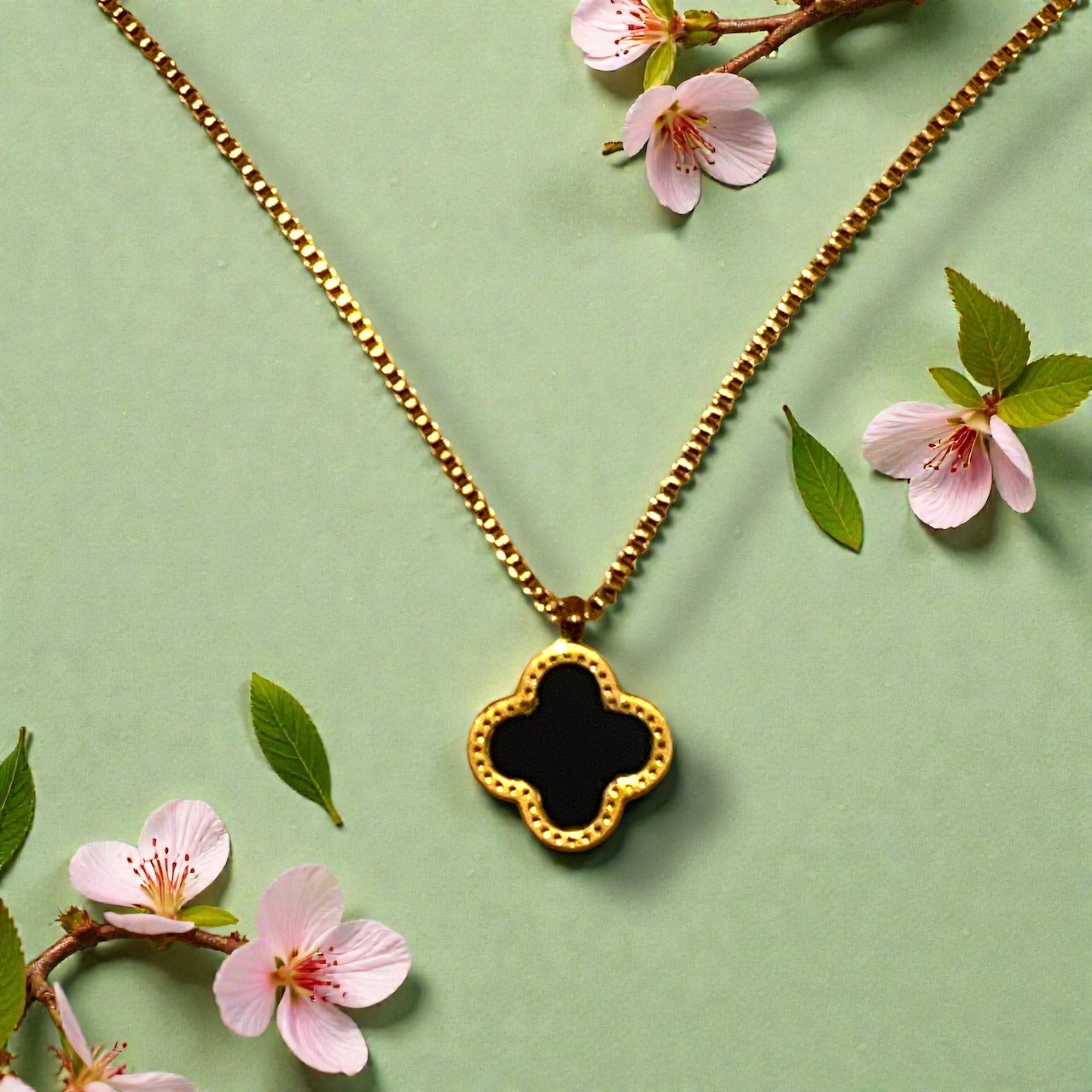 R3CEIVED Clover Necklace – White Edition