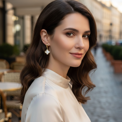 Lucky Clover Earrings – White / Gold 🍀