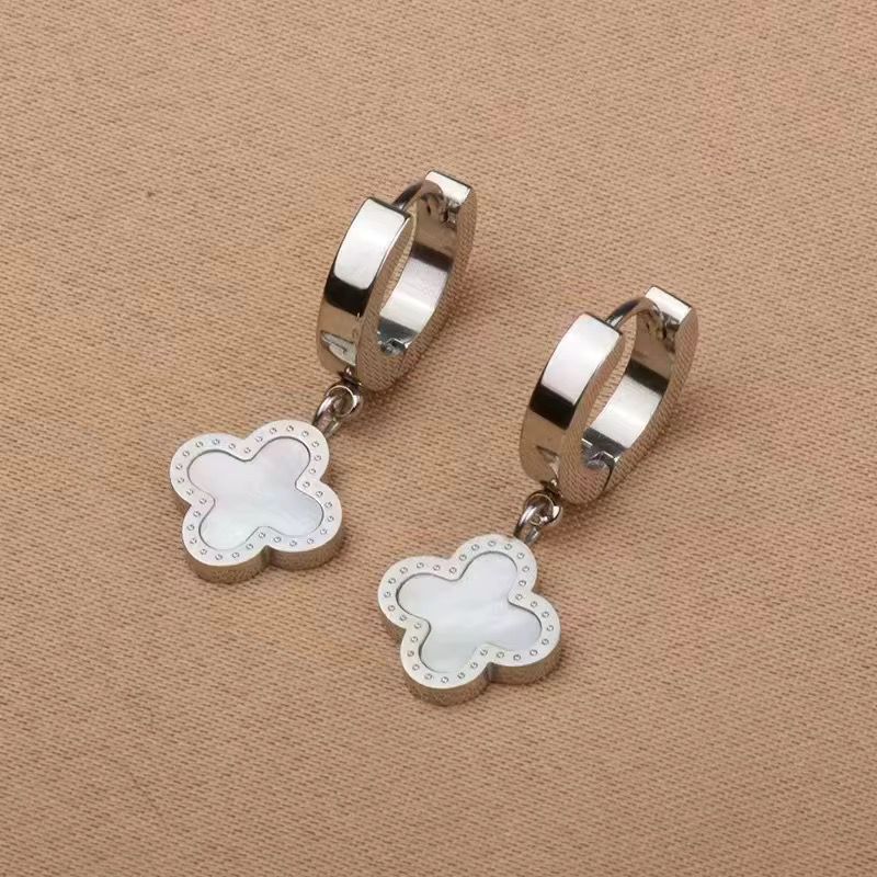 Lucky Clover Earrings – Silver / White 🍀