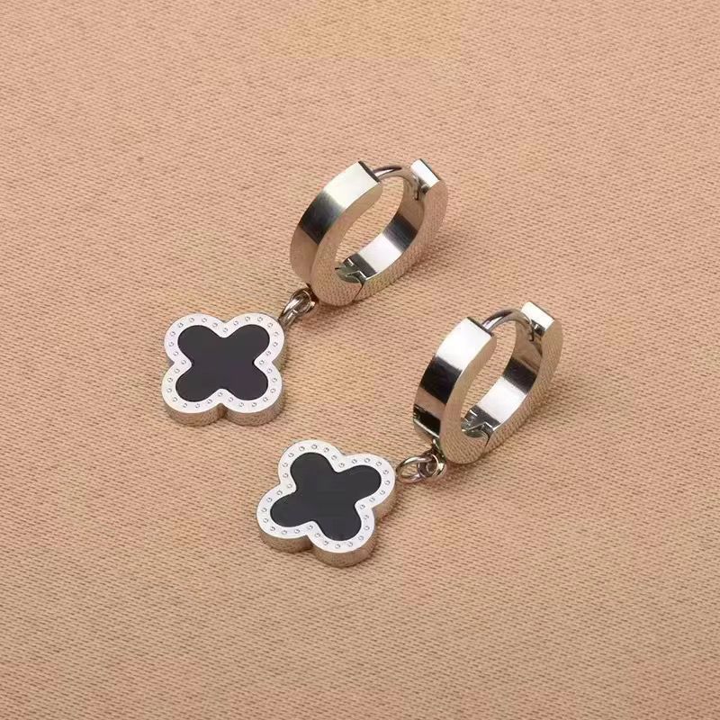 Lucky Clover Earrings – Silver / Black 🍀